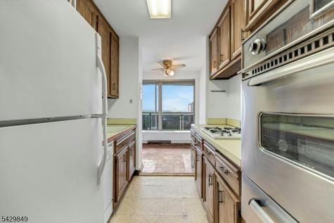 2077 Center Avenue Fort Lee NJ 07024