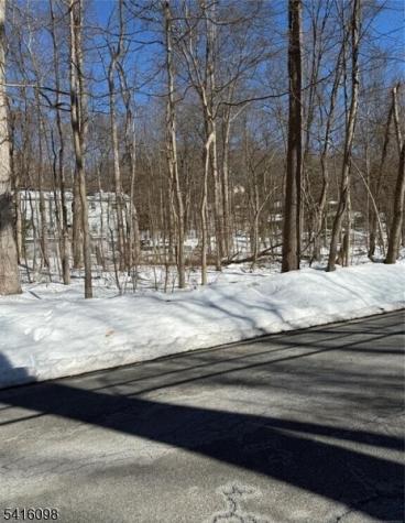 15 Saw Mill Road Kinnelon NJ 07405