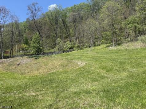 8 Opdykes Lane White NJ 07863