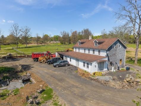 9 Creamery Lane Kingwood NJ 08825