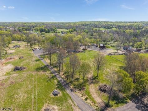 9 Creamery Lane Kingwood NJ 08825