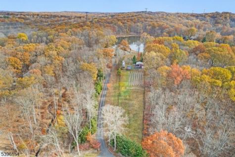 41 Kilroy Road Andover NJ 07821