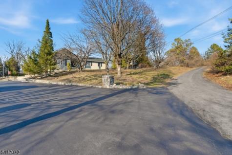 2 Rossi Drive Clinton NJ 08809
