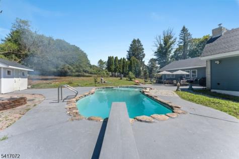 2 Rossi Drive Clinton NJ 08809