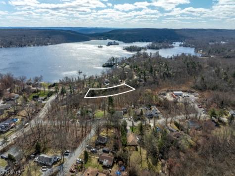 6 Florence Road West Milford NJ 07421
