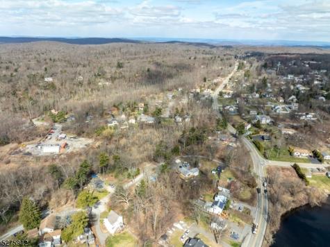 6 Florence Road West Milford NJ 07421