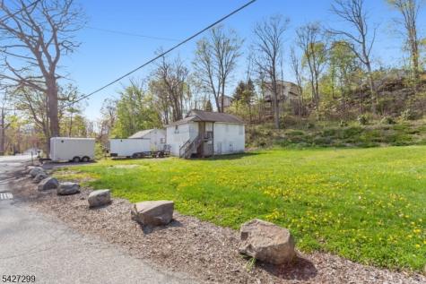 19 Dunham Road West Milford NJ 07421