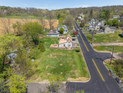 2 Maple Lane Hampton NJ 08827