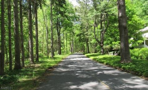 Sweet Hollow Road Holland NJ 08848