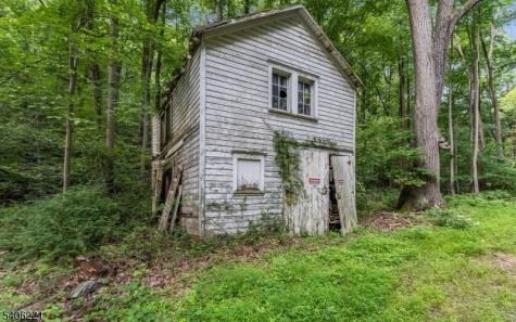 Sweet Hollow Road Holland NJ 08848