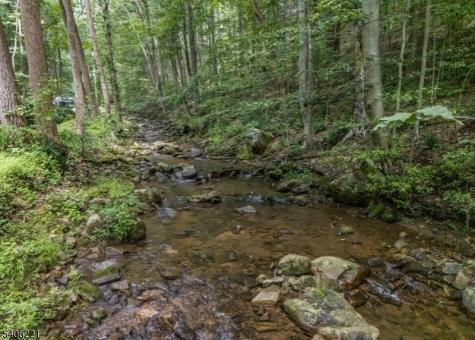 Sweet Hollow Road Holland NJ 08848