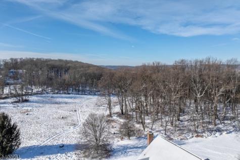 11 Logan Drive Tewksbury NJ 07830