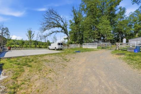 525 Hope-blairstown Road Hope NJ 07825