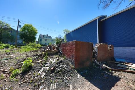 73 Montgomery Avenue Irvington NJ 07111