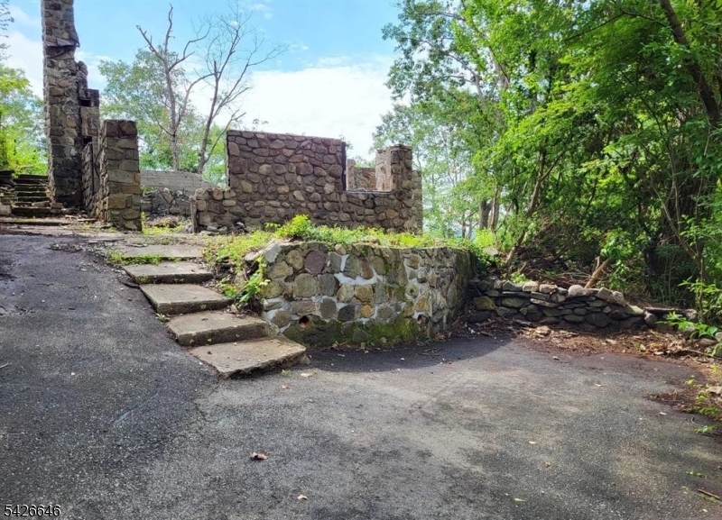 46 Kushaqua Trail West Milford NJ 07421