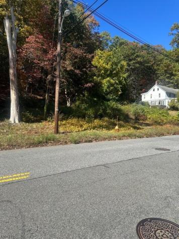 33 N Hillside Avenue Roxbury NJ 07876