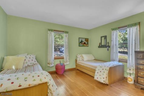 22 Ithanell Road Hopatcong NJ 07843