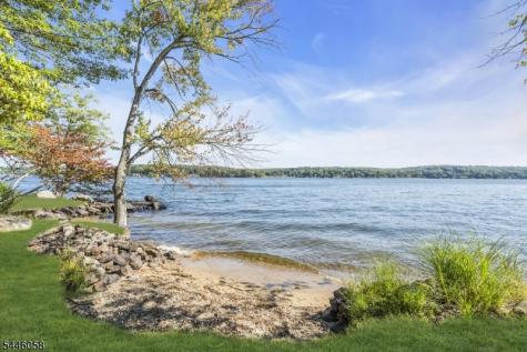 22 Ithanell Road Hopatcong NJ 07843