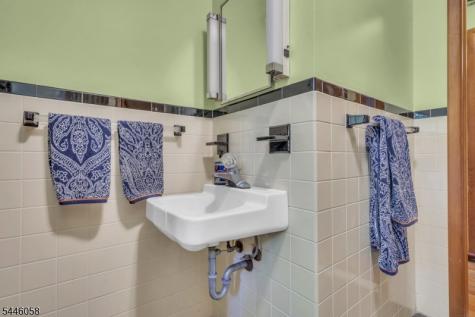 22 Ithanell Road Hopatcong NJ 07843