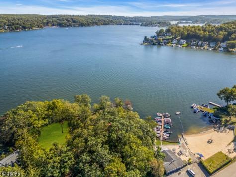 22 Ithanell Road Hopatcong NJ 07843