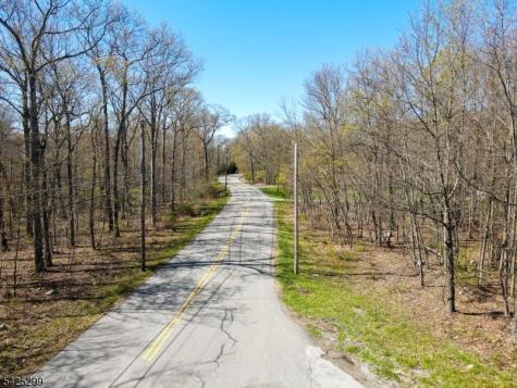51 E Shore Lake Owassa Road Frankford NJ 07826