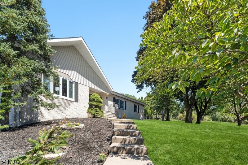 2 Rossi Drive Clinton NJ 08809