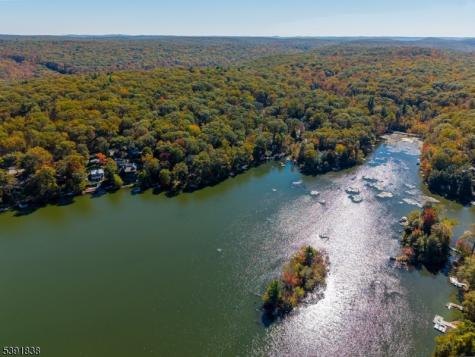 2011 Lakeside Drive Vernon NJ 07422
