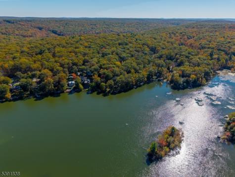 2011 Lakeside Drive Vernon NJ 07422