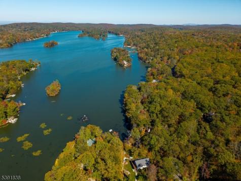 2011 Lakeside Drive Vernon NJ 07422
