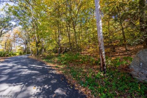 2011 Lakeside Drive Vernon NJ 07422