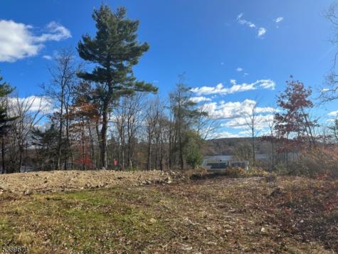 4 Wyckoff Court West Milford NJ 07421