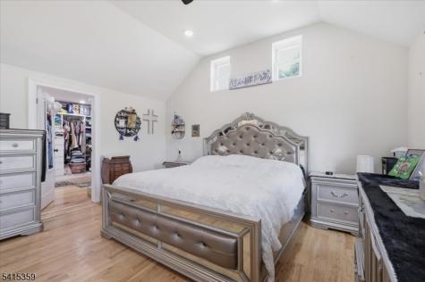 72 Pond Lane Holland NJ 08848