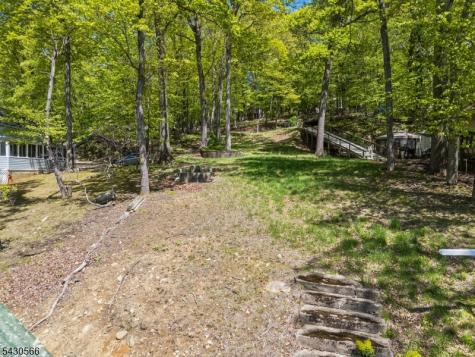 7 Riggs Avenue Hopatcong NJ 07843