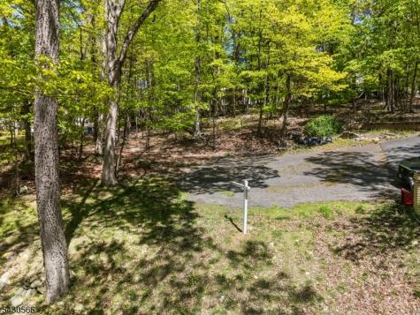 7 Riggs Avenue Hopatcong NJ 07843