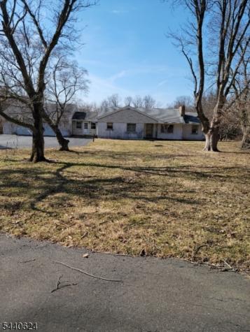 184 State Hwy34 Holmdel NJ 07733