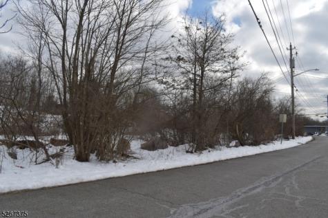 13 Lakeside West Milford NJ 07421