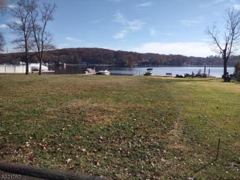 17 Shore Road Jefferson NJ 07849