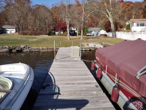 17 Shore Road Jefferson NJ 07849