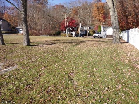 17 Shore Road Jefferson NJ 07849