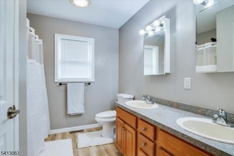 2 Oak Street Newton NJ 07860