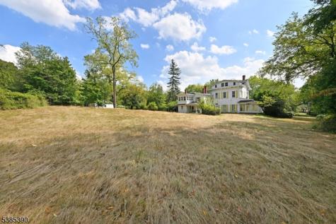 235 Wearimus Road Hohokus NJ 07423
