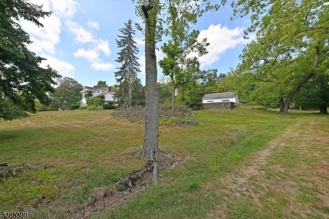 235 Wearimus Road Hohokus NJ 07423
