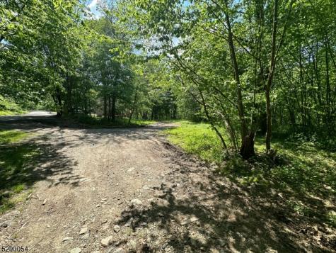 Gladstone Road West Milford NJ 07421