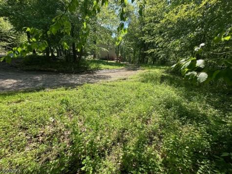 Gladstone Road West Milford NJ 07421