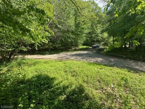 Gladstone Road West Milford NJ 07421
