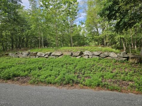 15 Lakeside Drive Vernon NJ 07461