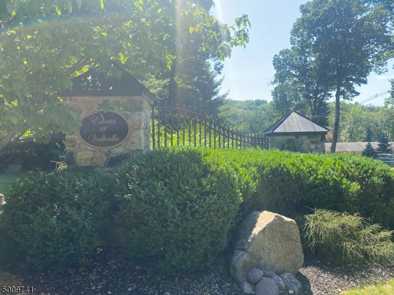 8 Quarry Mountain Lane Montville NJ 07045