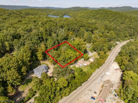 26 Old Road West Milford NJ 07421