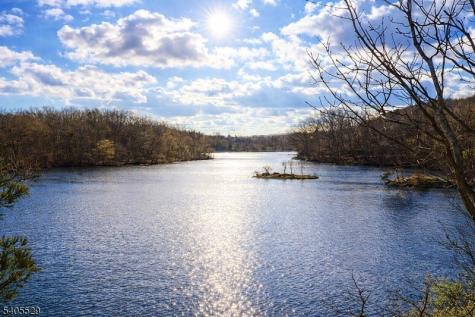 8 Cub Lake Road Byram NJ 07821
