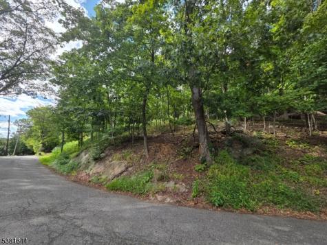 13 Stonehenge Road Jefferson NJ 07849